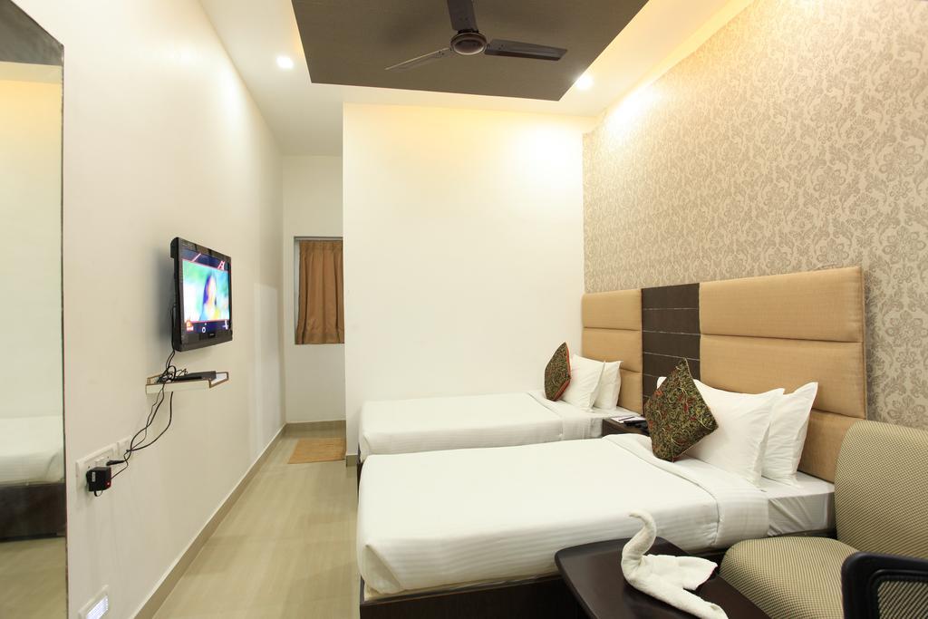 Hotel Sai International Chennai Exterior photo